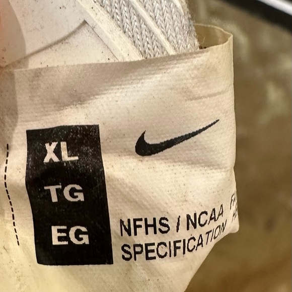 Under Armour - Picture 8 of 15